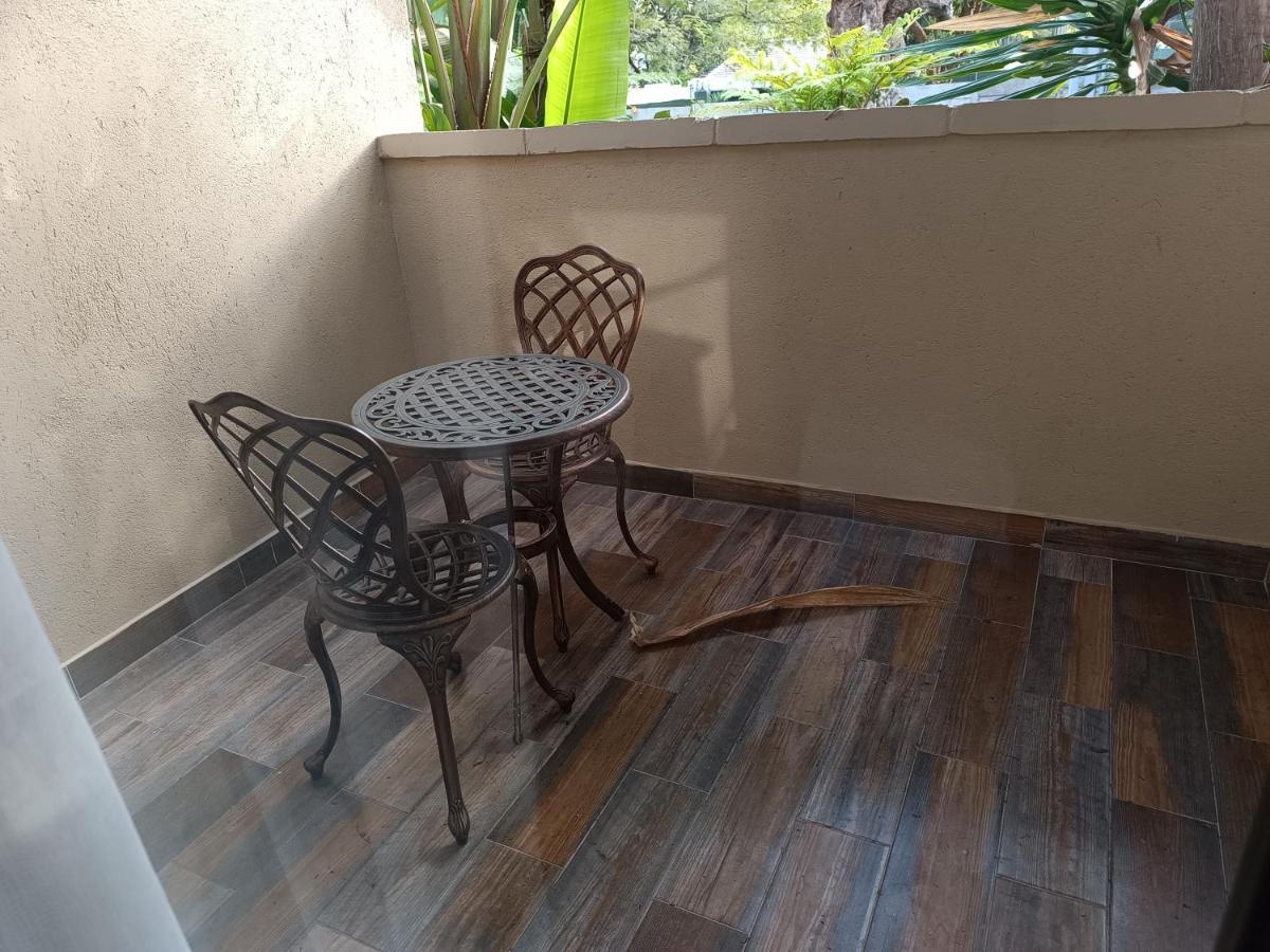 Hotel Jacaranda Harare Zewnętrze zdjęcie