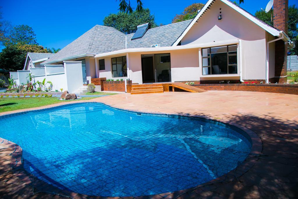 Hotel Jacaranda Harare Zewnętrze zdjęcie